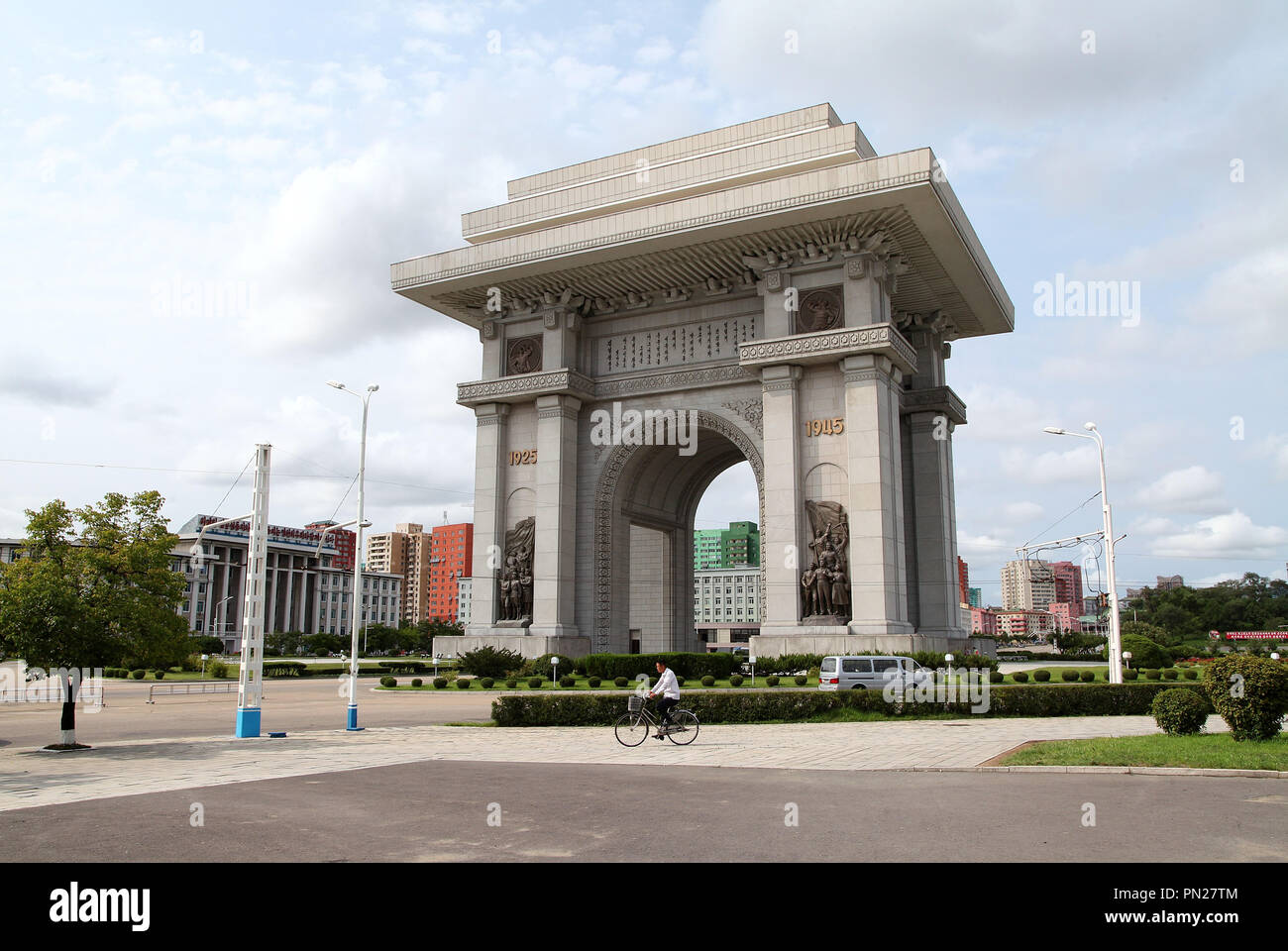 Arch of Triumph in Pyongyang Stock Photo Alamy