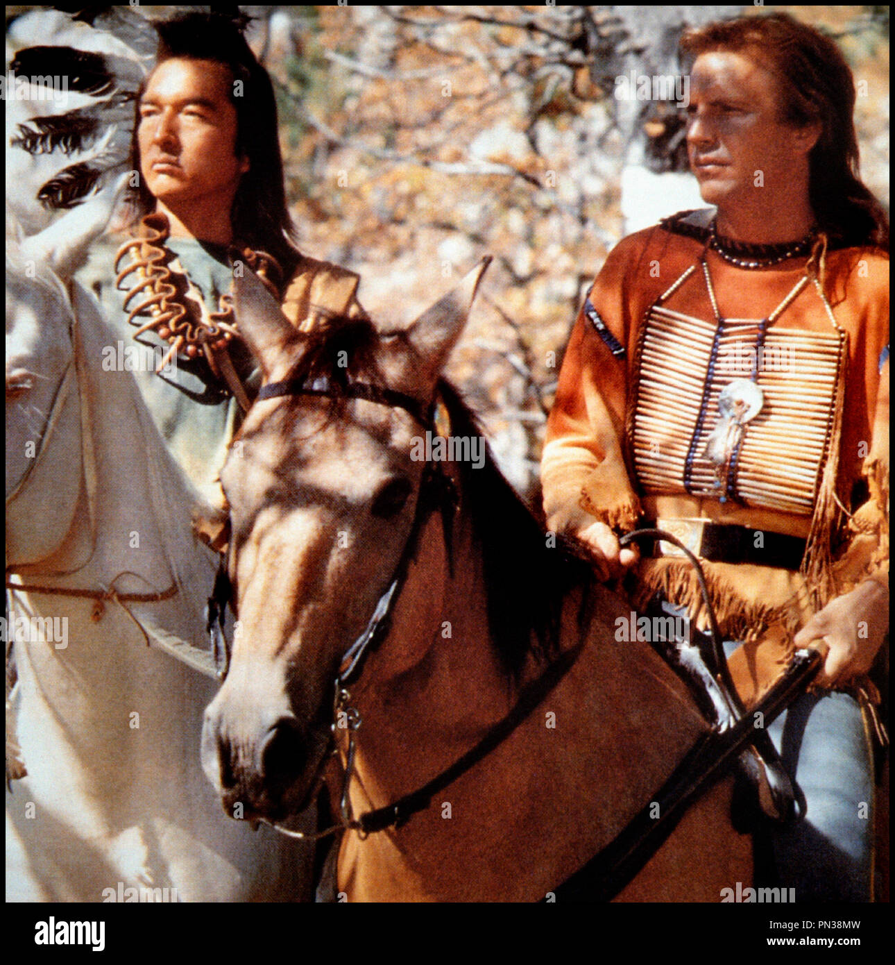 Danse Avec Les Loups En Sioux Kevin Costner Dances With Wolves Stock Photos & Kevin Costner Dances