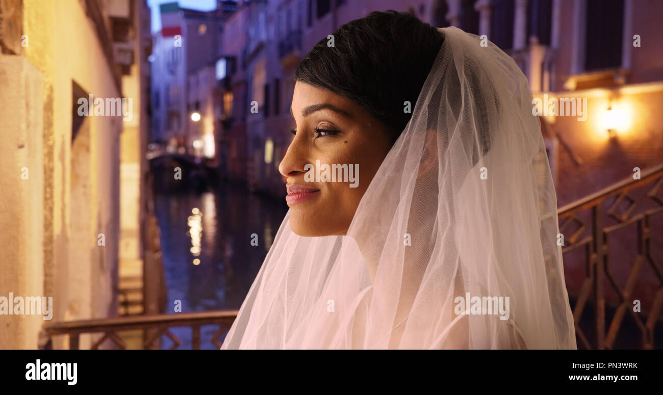 Profile happy smiling bride hi-res stock photography and images - Alamy