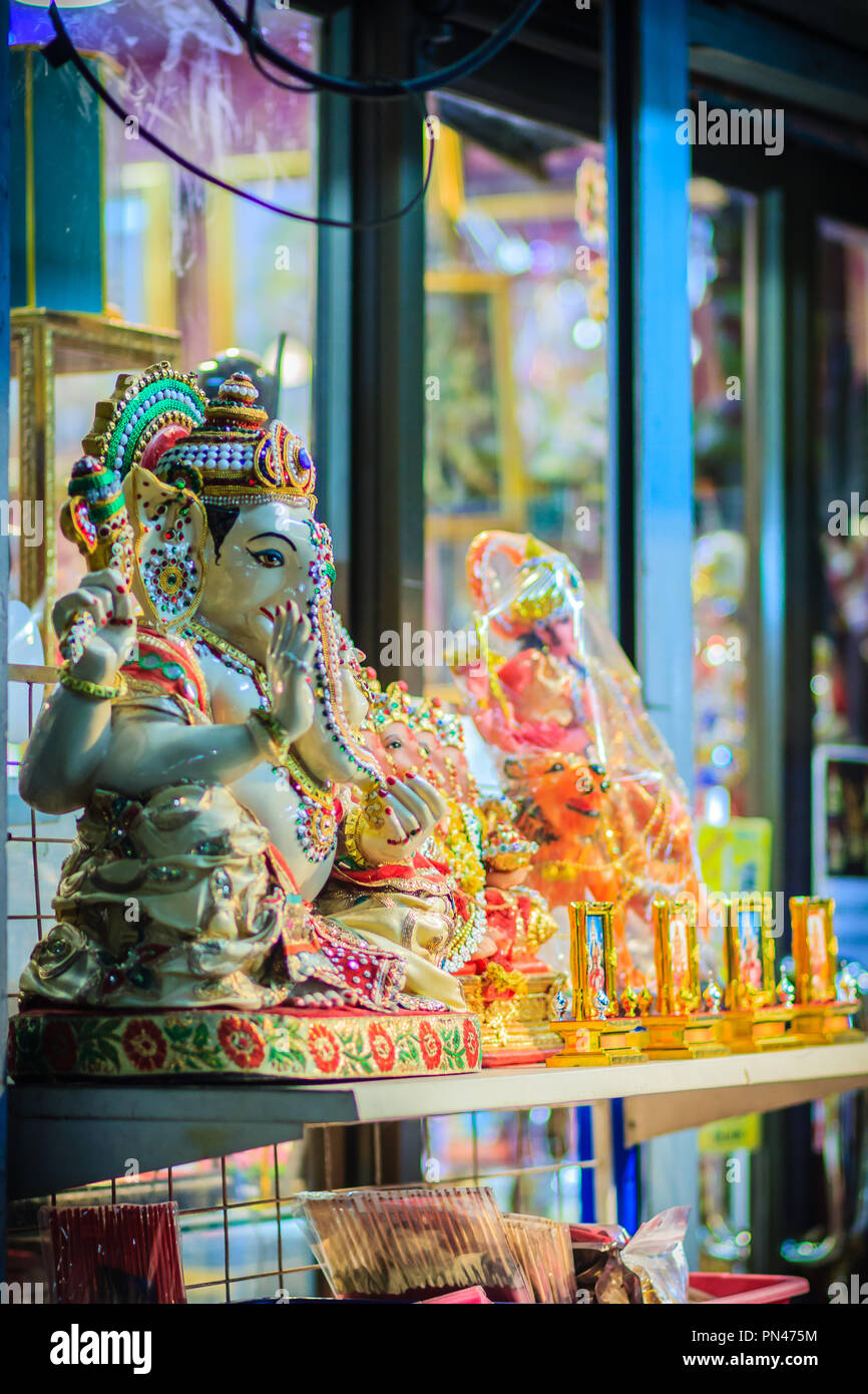 Colorful night view of indian gods sculpture at Sri Maha Mariamman Temple,  also known as Maha Uma Devi temple, the public hindu temple in Silom, Bangk  Stock Photo - Alamy