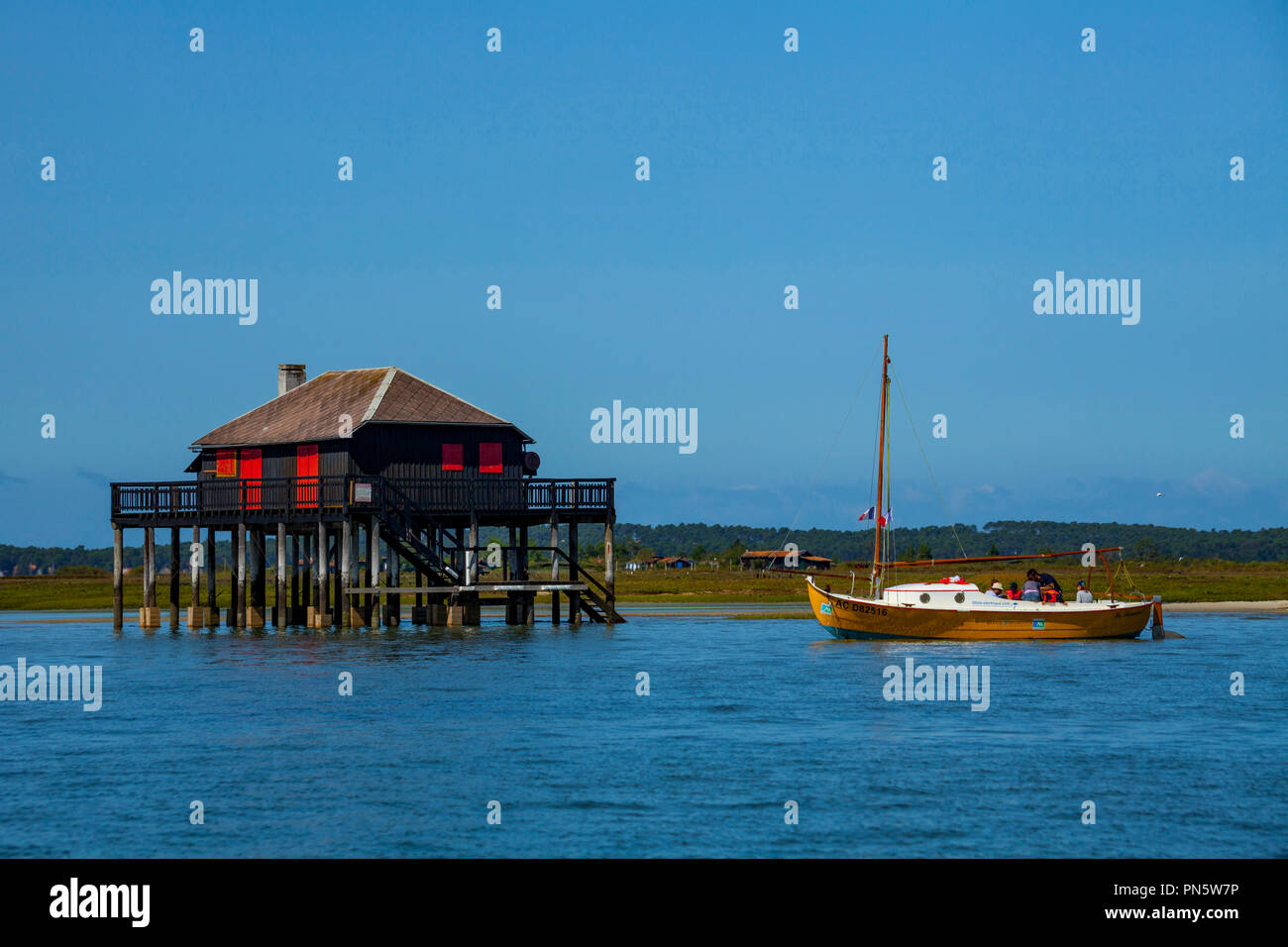 Andernos Les Bains South Western France Site Of The Pile Dwellings Ile Aux Oiseaux Bird S Island In The Arcachon Bay Not Available For Postc Stock Photo Alamy