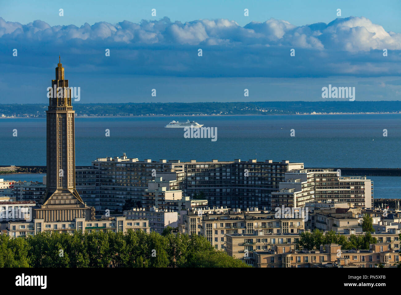 Le Havre (Normandy, north western France): view of the city centre and St. Joseph's Church, building registered as a National Historic Landmark (Frenc Stock Photo