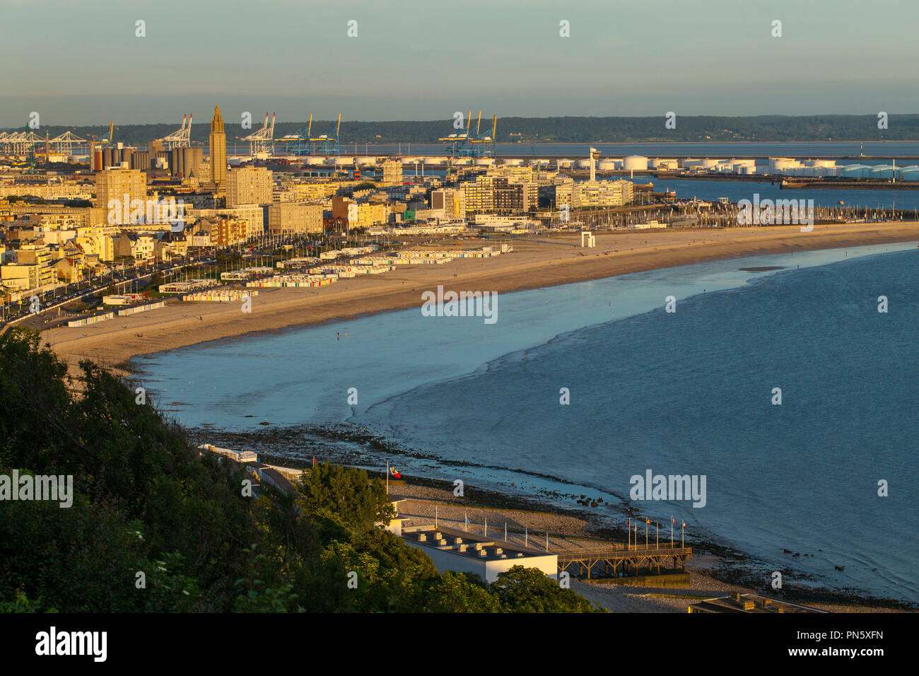 Le Havre (Normandy, north western France): buildings in the city centre, Perret architecture, registered as UNESCO Word Heritage Sites, with the water Stock Photo