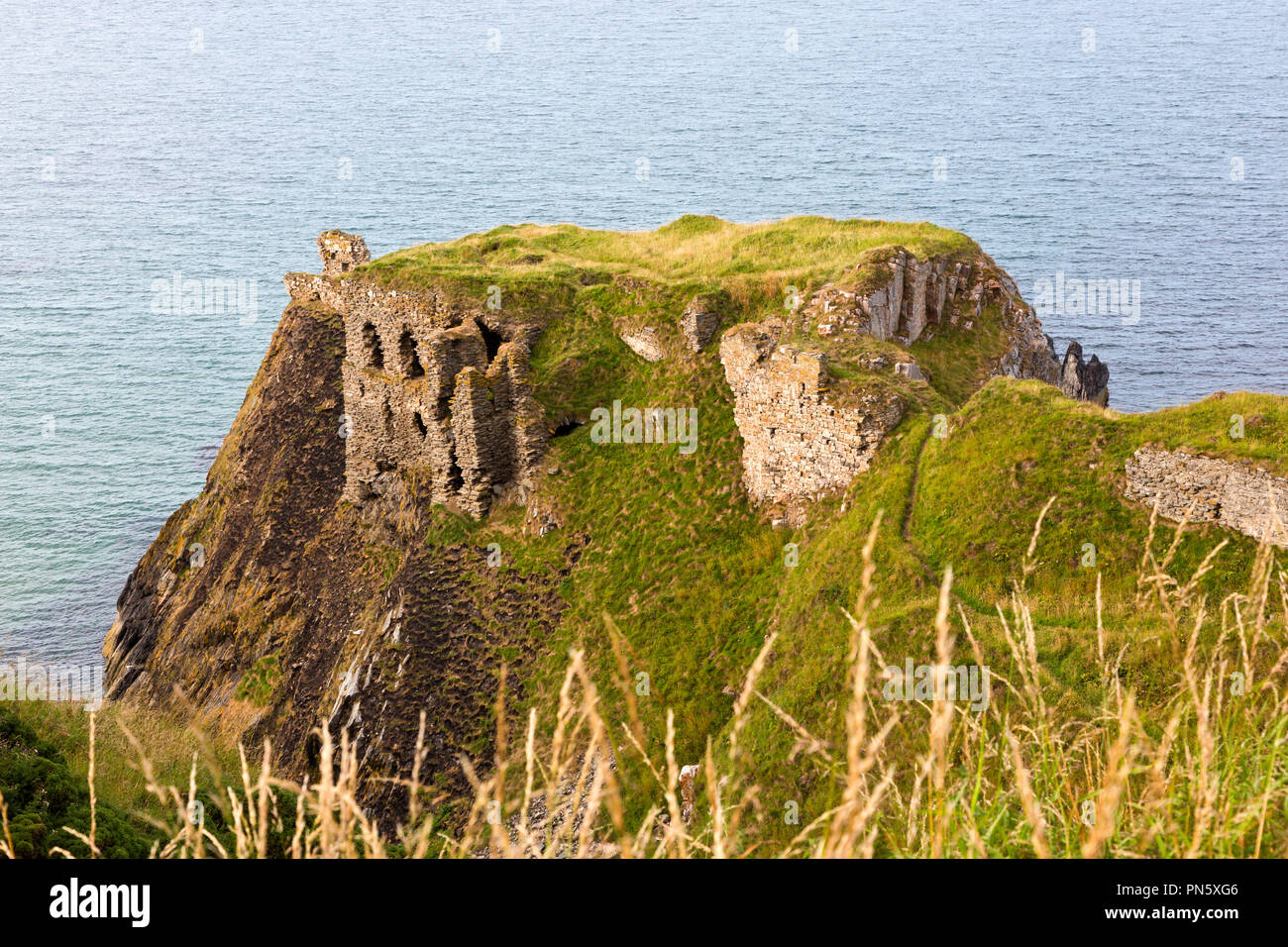 Findlater castle ruins hi-res stock photography and images - Alamy