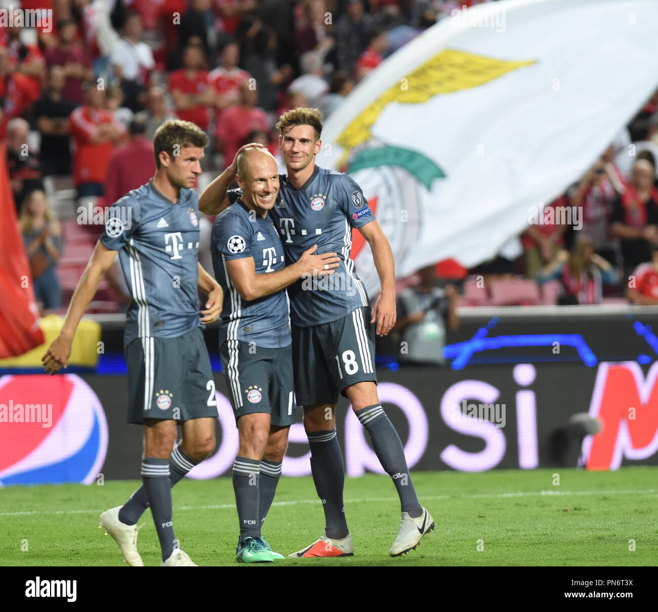 Lisbon, Portugal. 19th Sep, 2018. Players of Bayern celebrate after the UEFA Champions League Group E match between between SL Benfica and FC Bayern Munchen at Luz Stadium in Lisbon, Portugal, on Sept. 19, 2018. Bayern won 2-0. Credit: Zhang Yadong/Xinhua/Alamy Live News Stock Photo