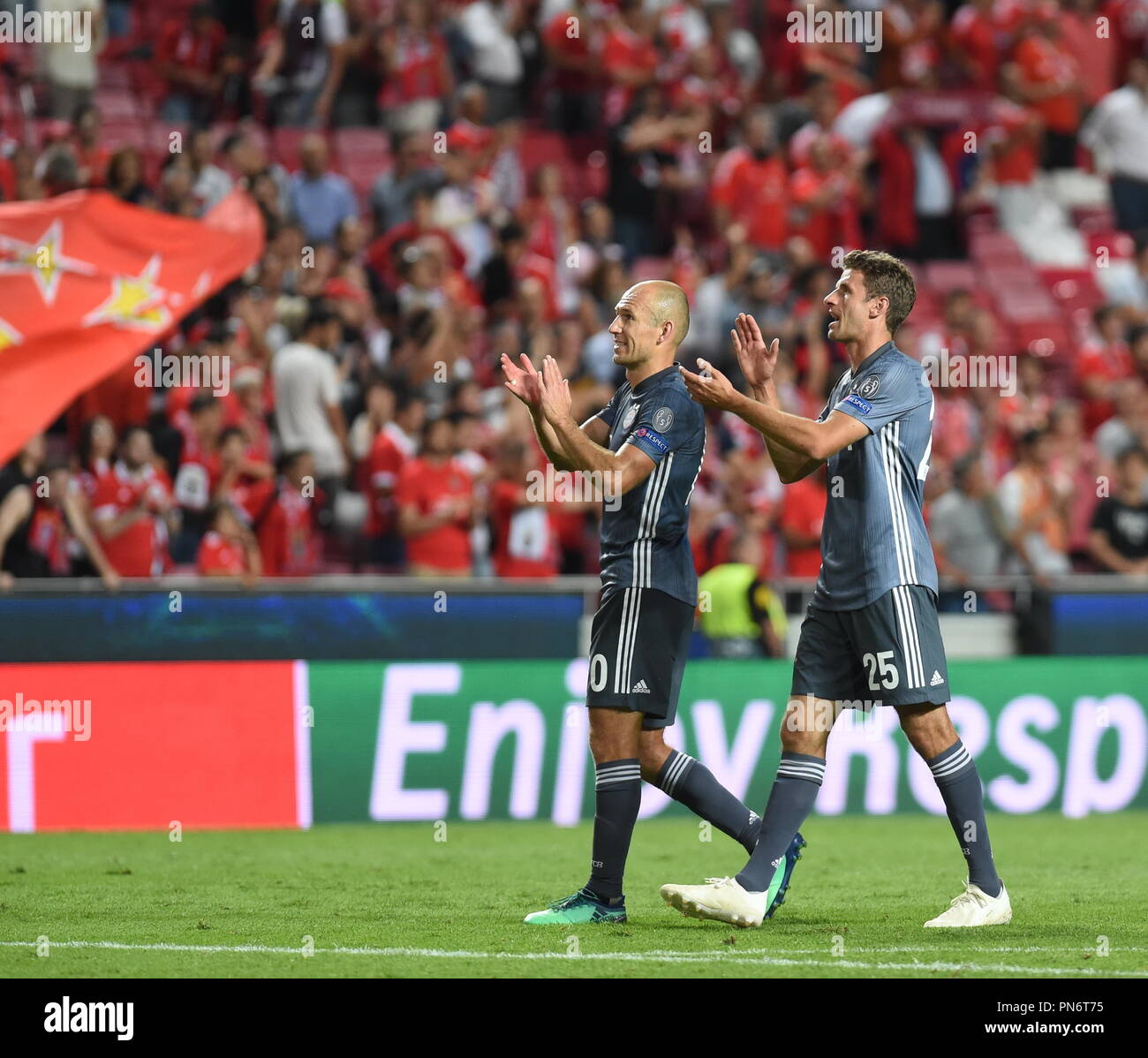 Lisbon, Portugal. 19th Sep, 2018. Players of Bayern celebrate after the UEFA Champions League Group E match between between SL Benfica and FC Bayern Munchen at Luz Stadium in Lisbon, Portugal, on Sept. 19, 2018. Bayern won 2-0. Credit: Zhang Yadong/Xinhua/Alamy Live News Stock Photo