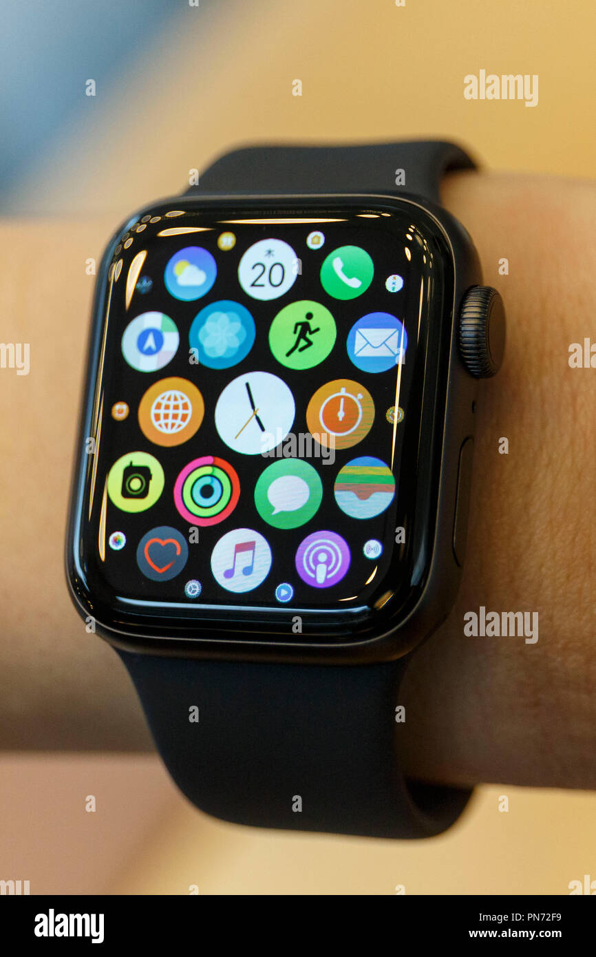 apple store iwatch 4