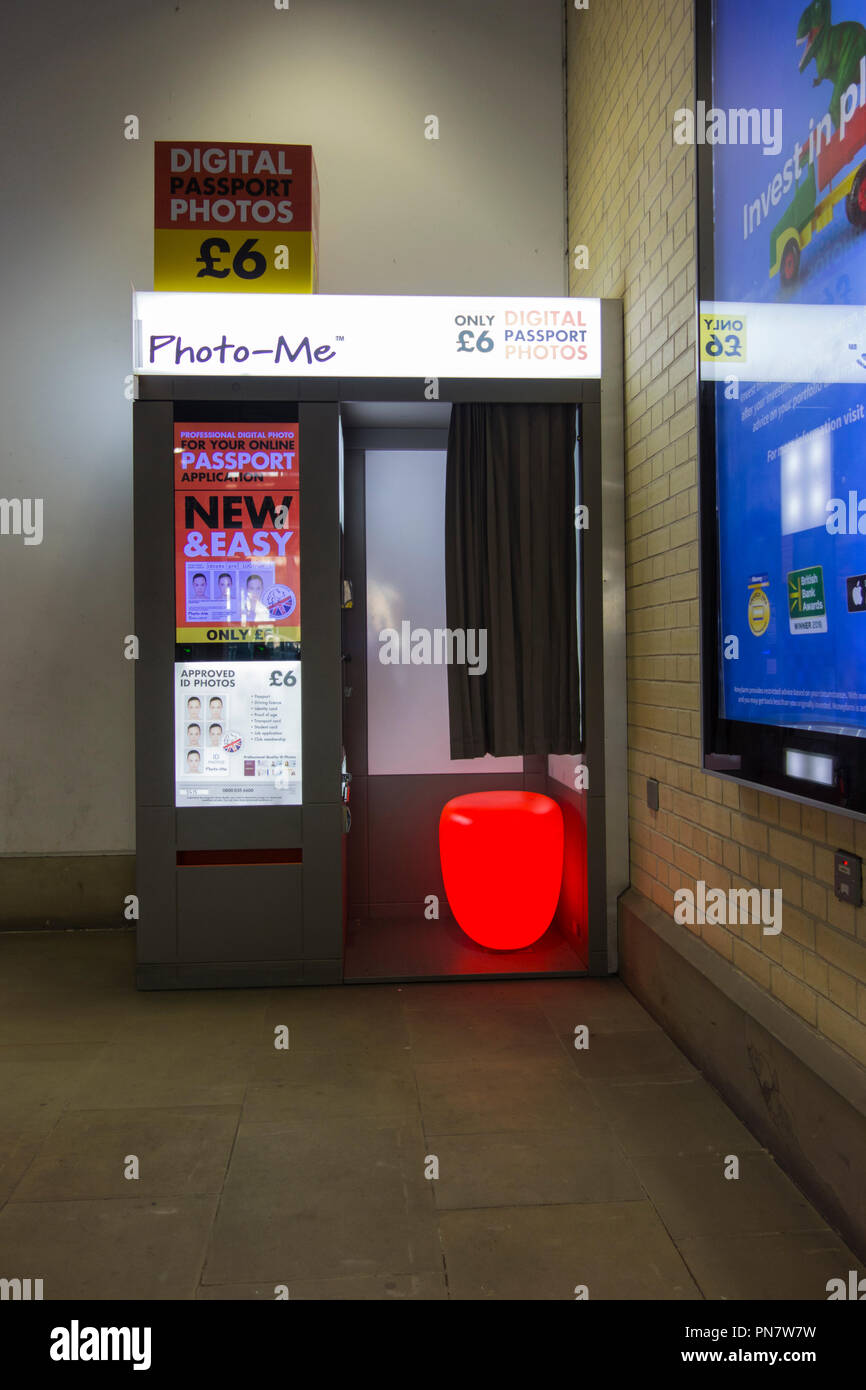 Photo-Me booth and kiosk at Kings Cross station, London, UK Stock Photo ...