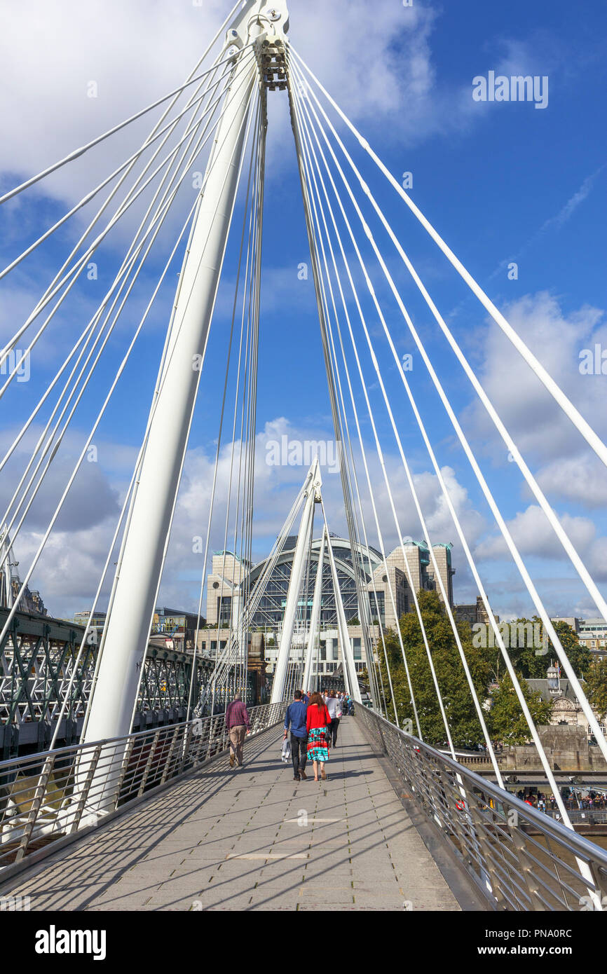 Charing cross bridge hires stock photography and images Alamy