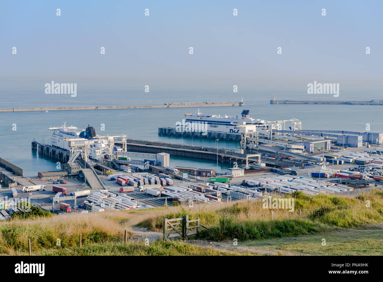 English channel dover boats hi-res stock photography and images - Alamy
