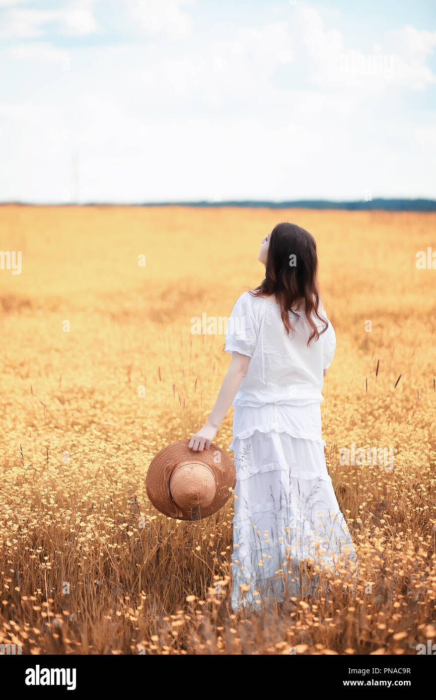 Pregnant woman in nature for a walk in the autumn Stock Photo - Alamy