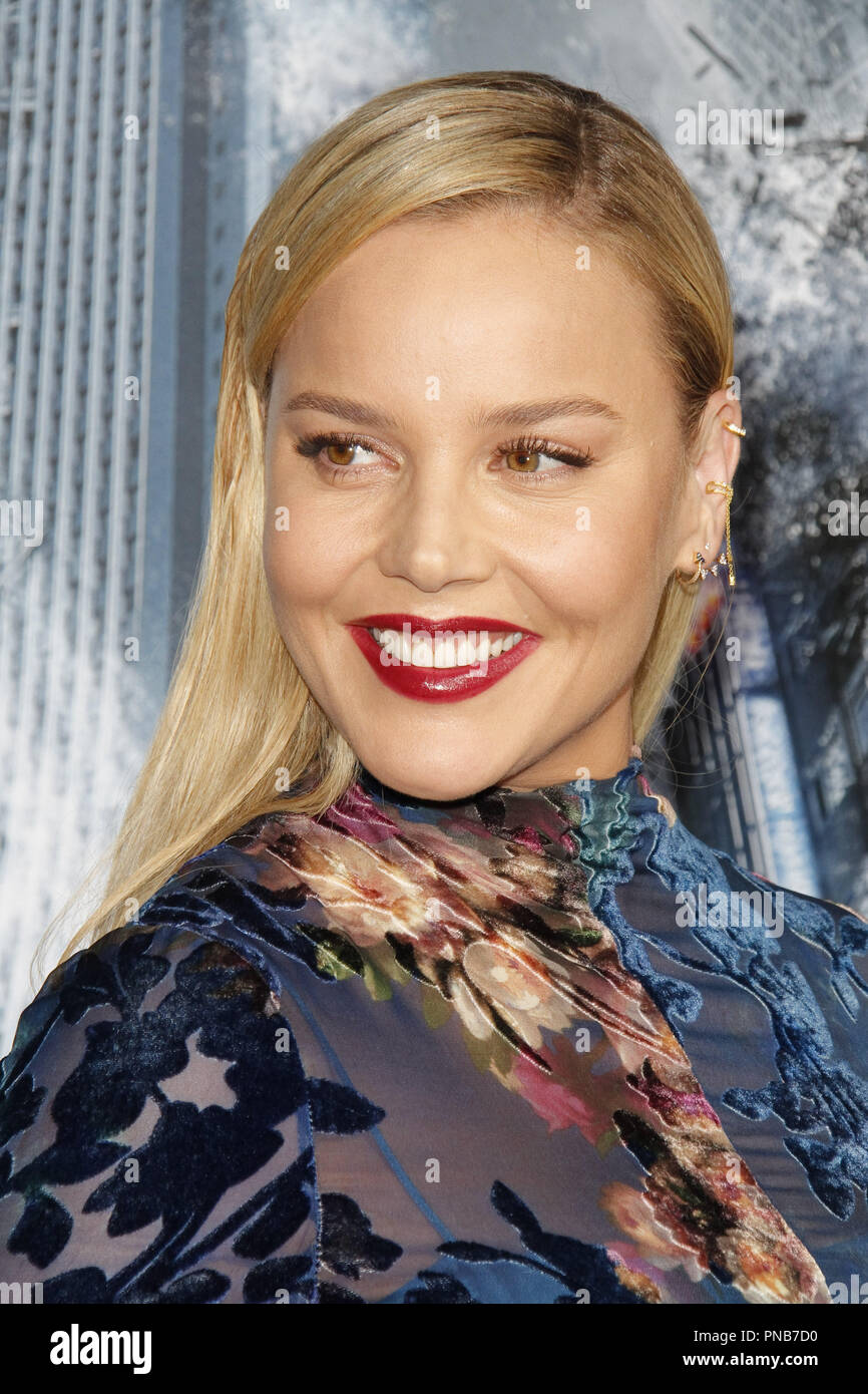 Abbie Cornish at the Premiere of Warner Bros' 