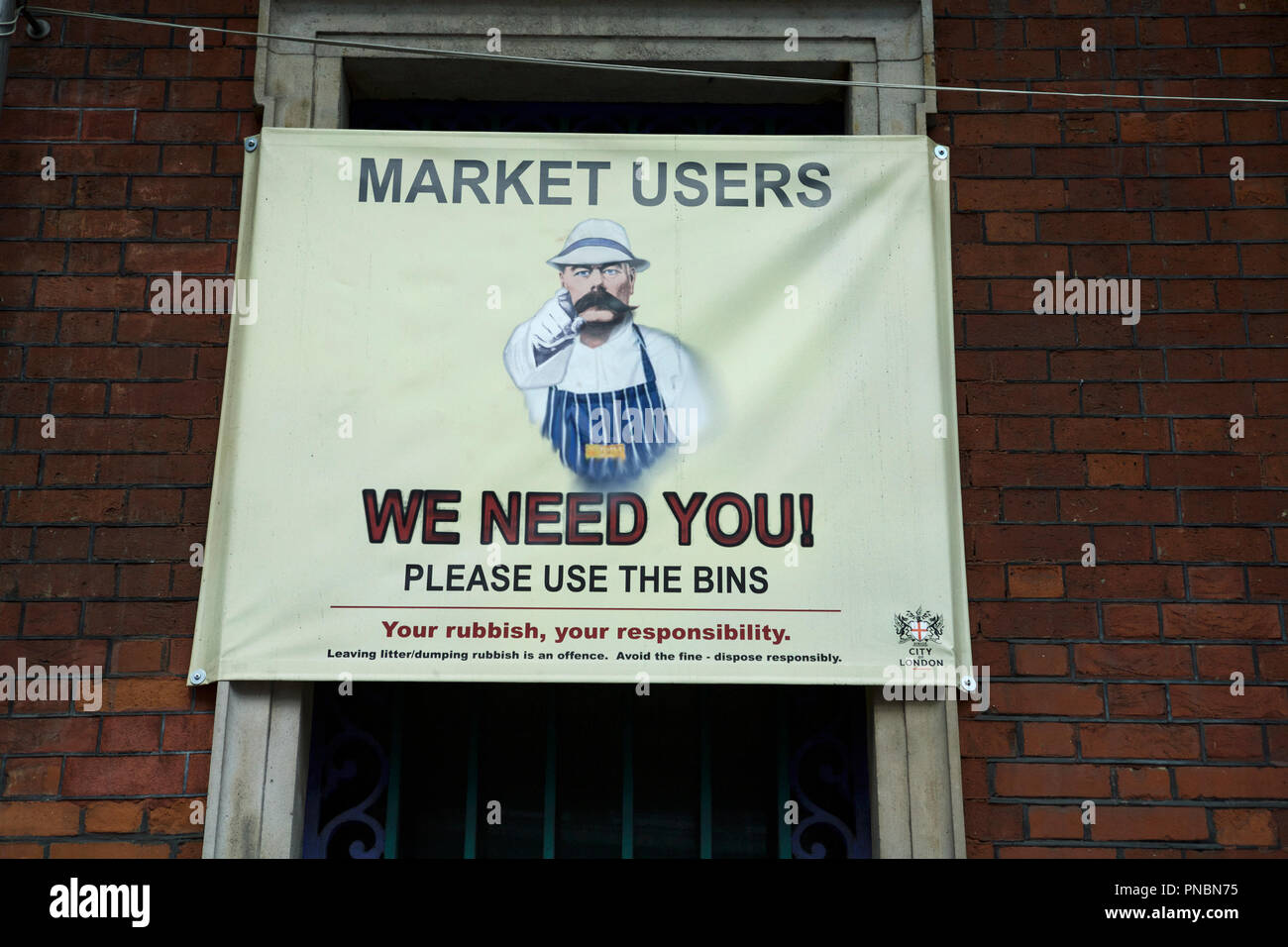 Litter sign at Smithfield Market London: Market Users Please Use the Bins. Your rubbish, your responsibility. Information sign uk. Stock Photo