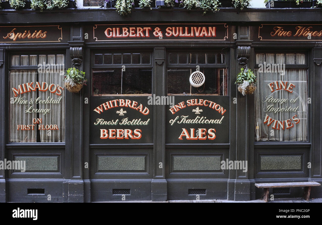 The former Gilbert & Sullivan pub, now called Be at One, Wellington Street,  London, England, UK. Circa 1980's Stock Photo - Alamy