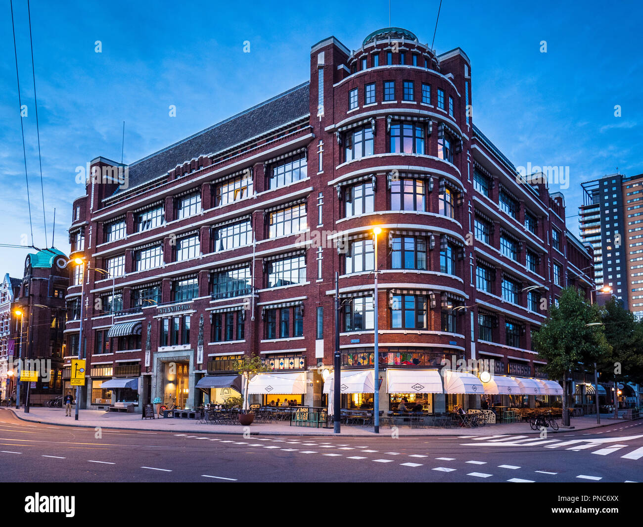 Atlantic Huis an Art Deco style business complex in the Maritime ...
