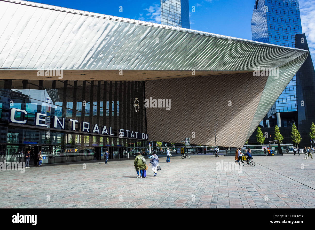 Rotterdam Centraal Station landmark station 2014 design by Team CS, coop of Benthem Crouwel Architekten, MVSA Meyer & Van Schooten Architects & West 8 Stock Photo
