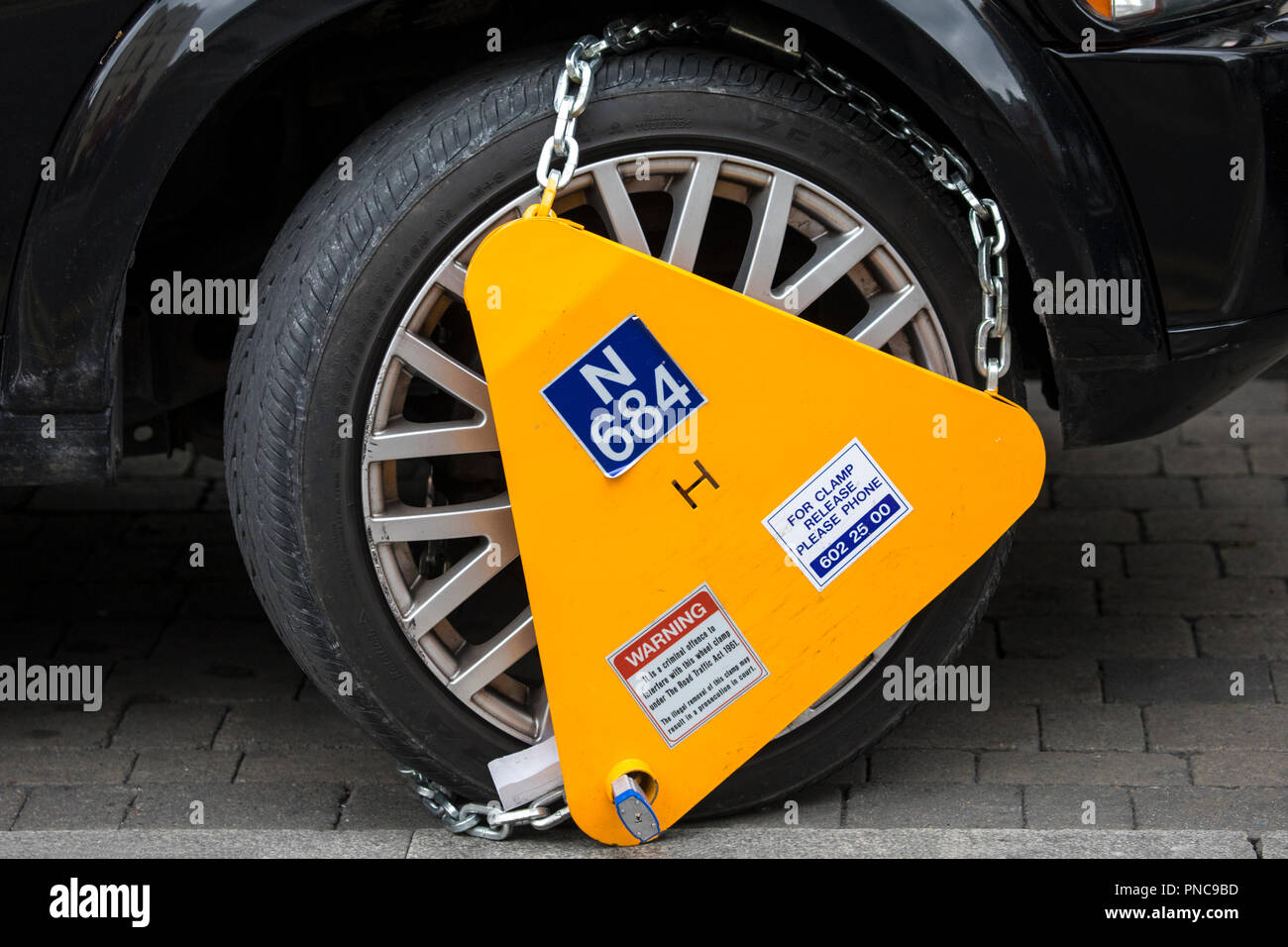 Dvla Wheel Clamp Stock Photos & Dvla Wheel Clamp Stock Images Alamy