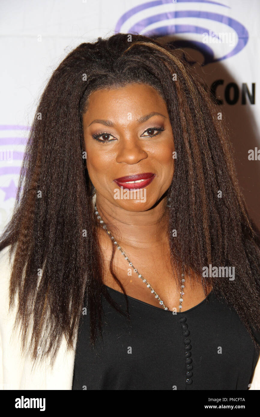 Lorraine Toussaint High Resolution Stock Photography and Images - Alamy