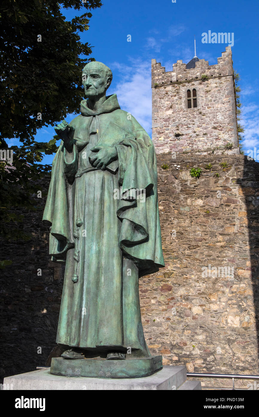 Luke Wadding A statue of Irish Franciscan friar Luke Wadding with the French Church ...