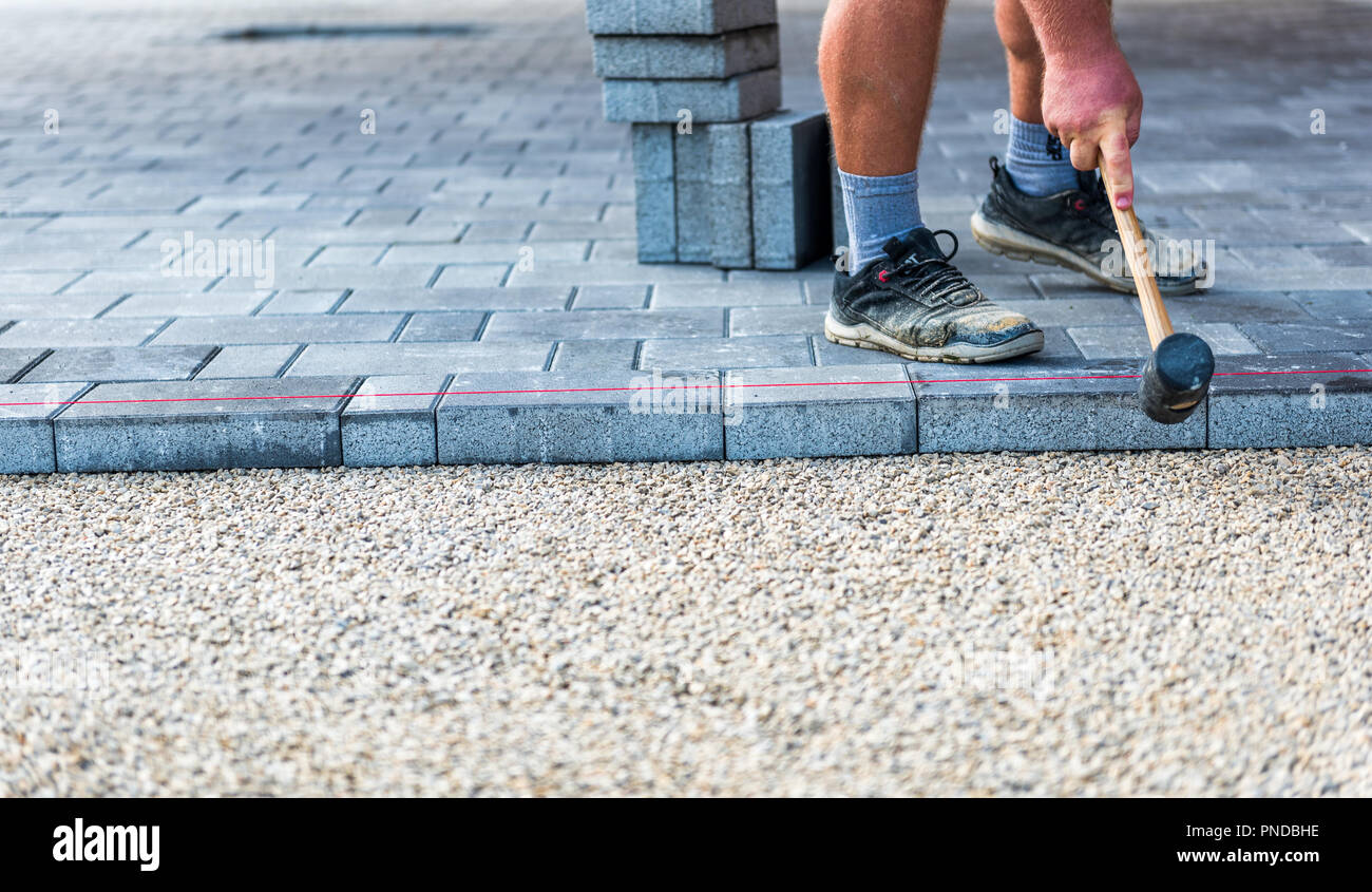 Paving slabs driveway hires stock photography and images Alamy