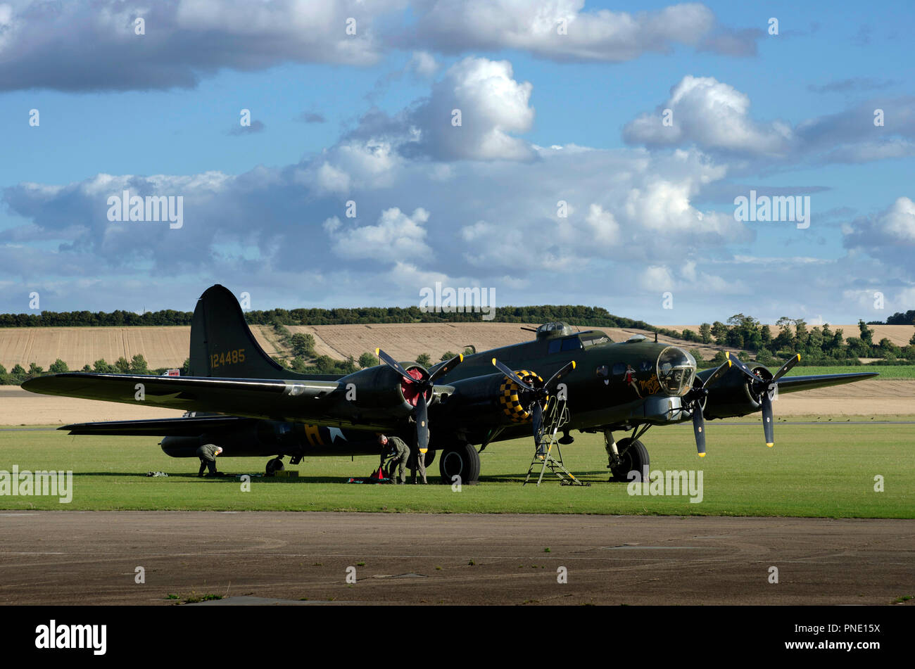 Boeing B17, 124485, G-BEDF, Sally B, Duxford Stock Photo - Alamy