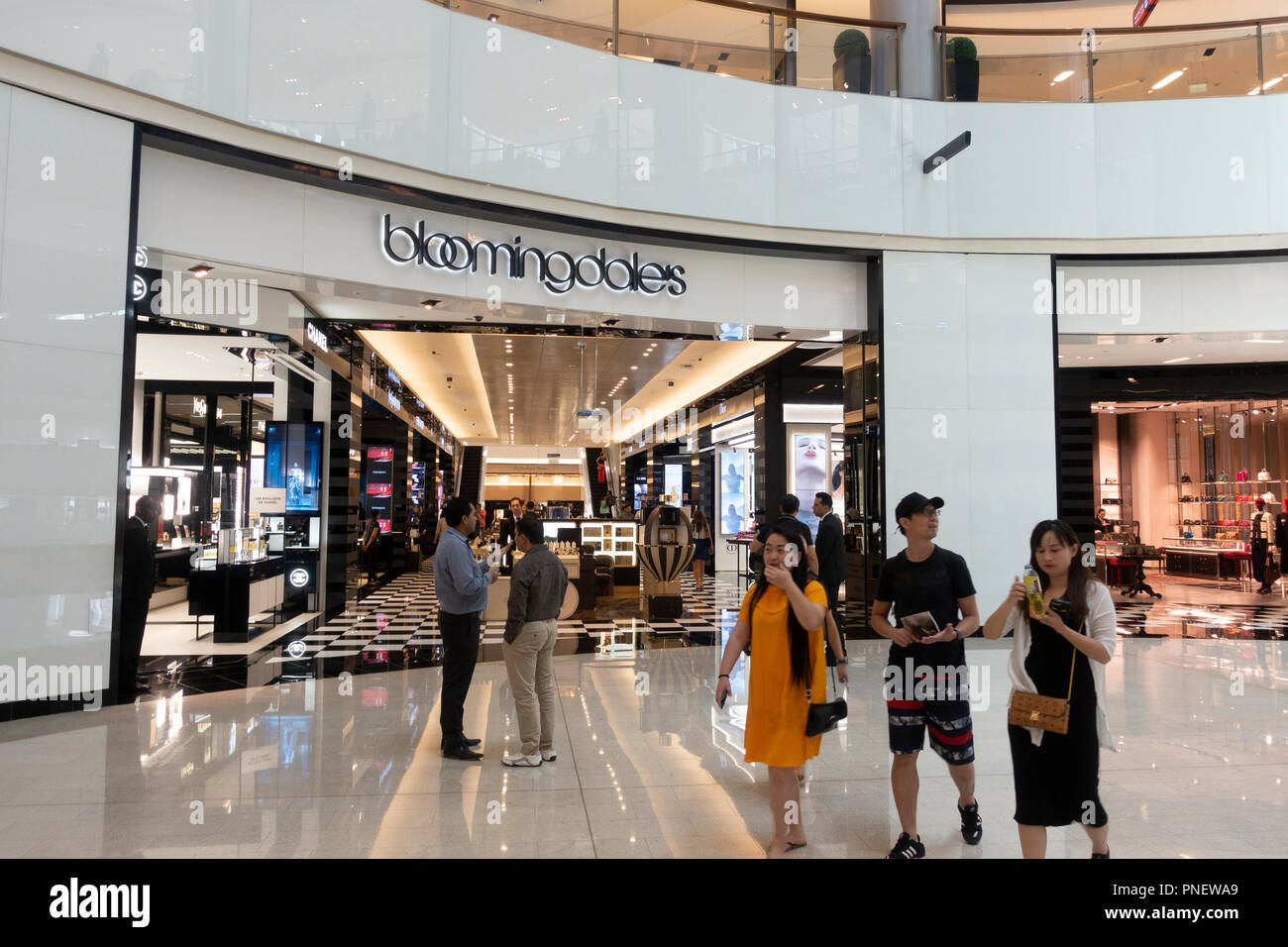 DUBAI, UAE - MARCH 3, 2020: Interior of large square of Dubai Mall with  fashionable boutiques of Louis Vuitton in the middle, on March 3 in Dubai  Stock Photo - Alamy