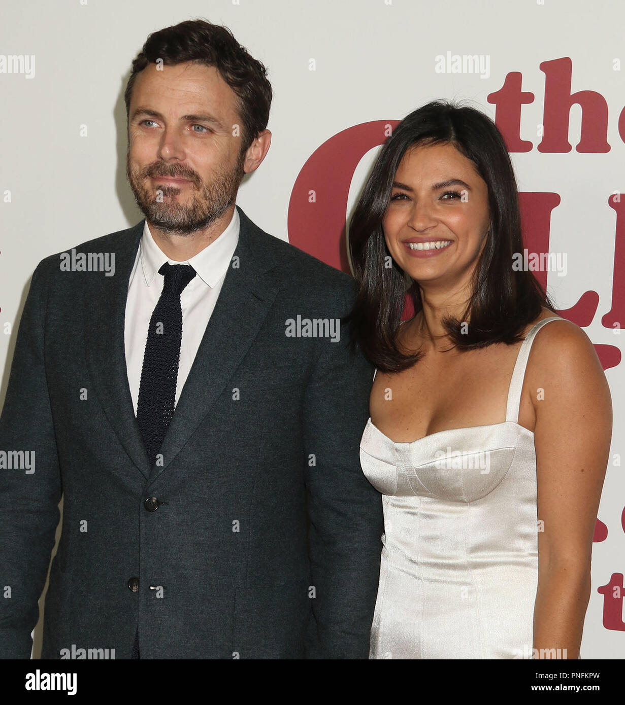 Casey Affleck, girlfriend Caylee Cowan share open-mouthed kiss