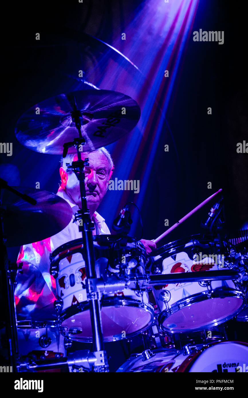 Nick mason drum hi-res stock photography and images - Alamy