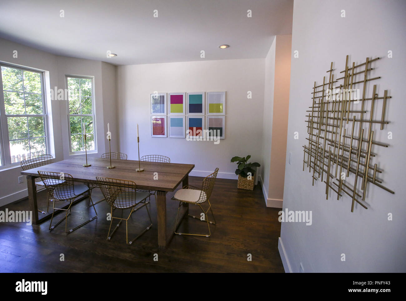 Wire mesh artwork hires stock photography and images Alamy