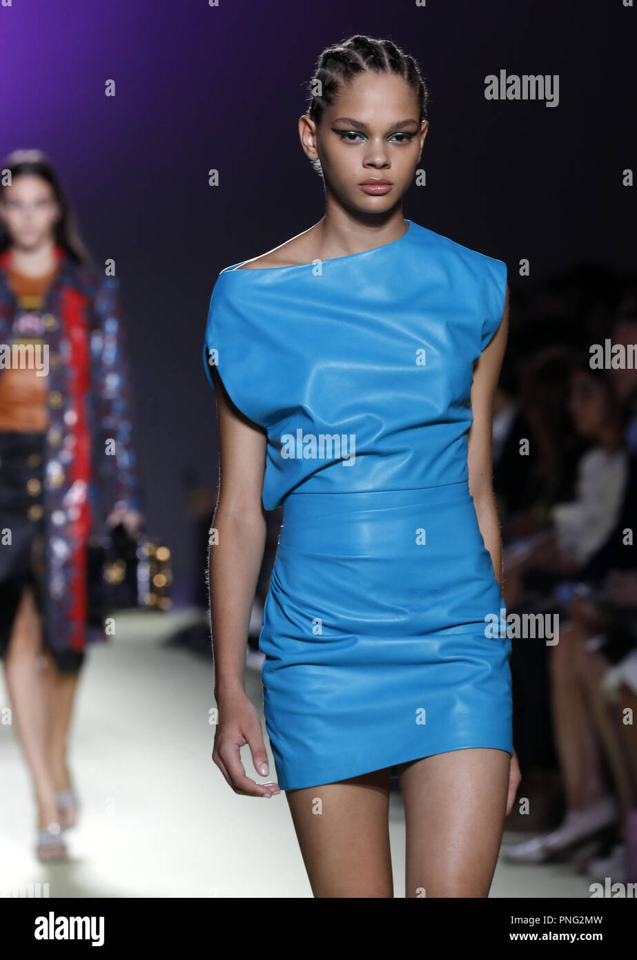 Versace fashion show hi-res stock photography and images - Alamy