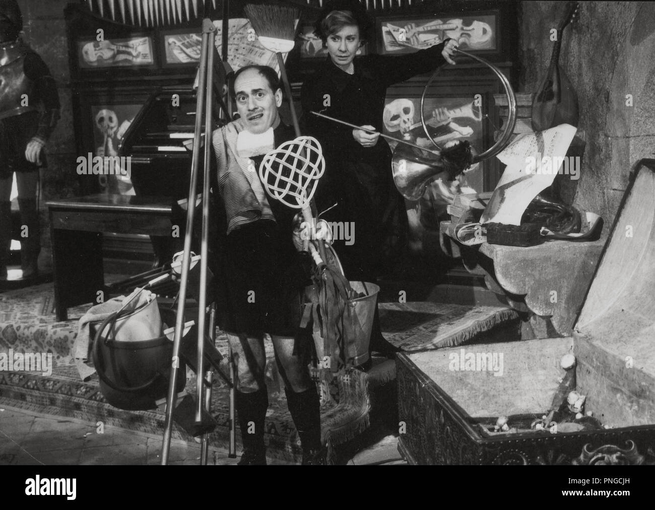 Original film title: UN VAMPIRO PARA DOS. English title: UN VAMPIRO PARA DOS. Year: 1965. Director: PEDRO LAZAGA. Stars: GRACITA MORALES; JOSE LUIS LOPEZ VAZQUEZ. Stock Photo