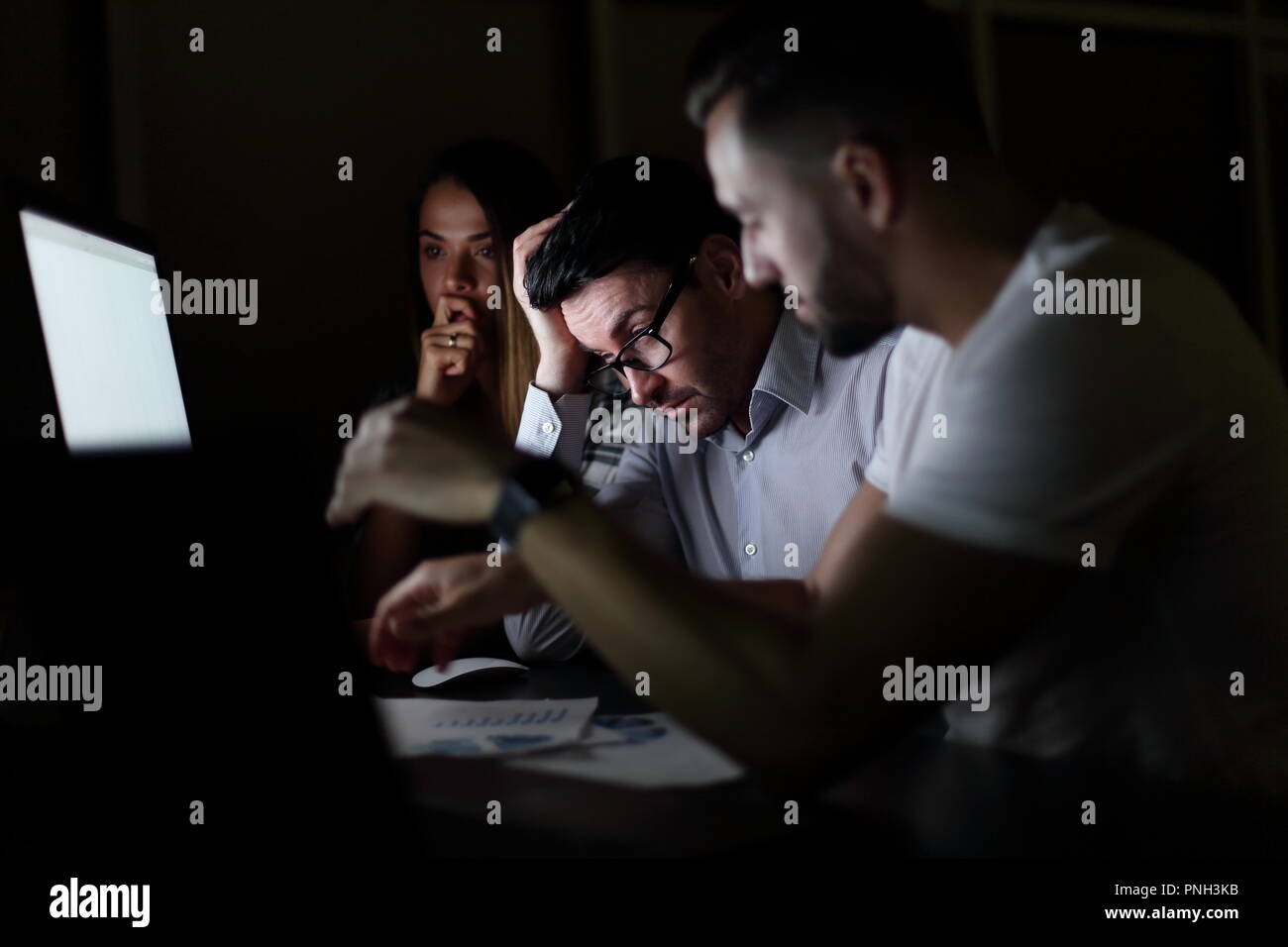 employees discussing business problems Stock Photo Alamy