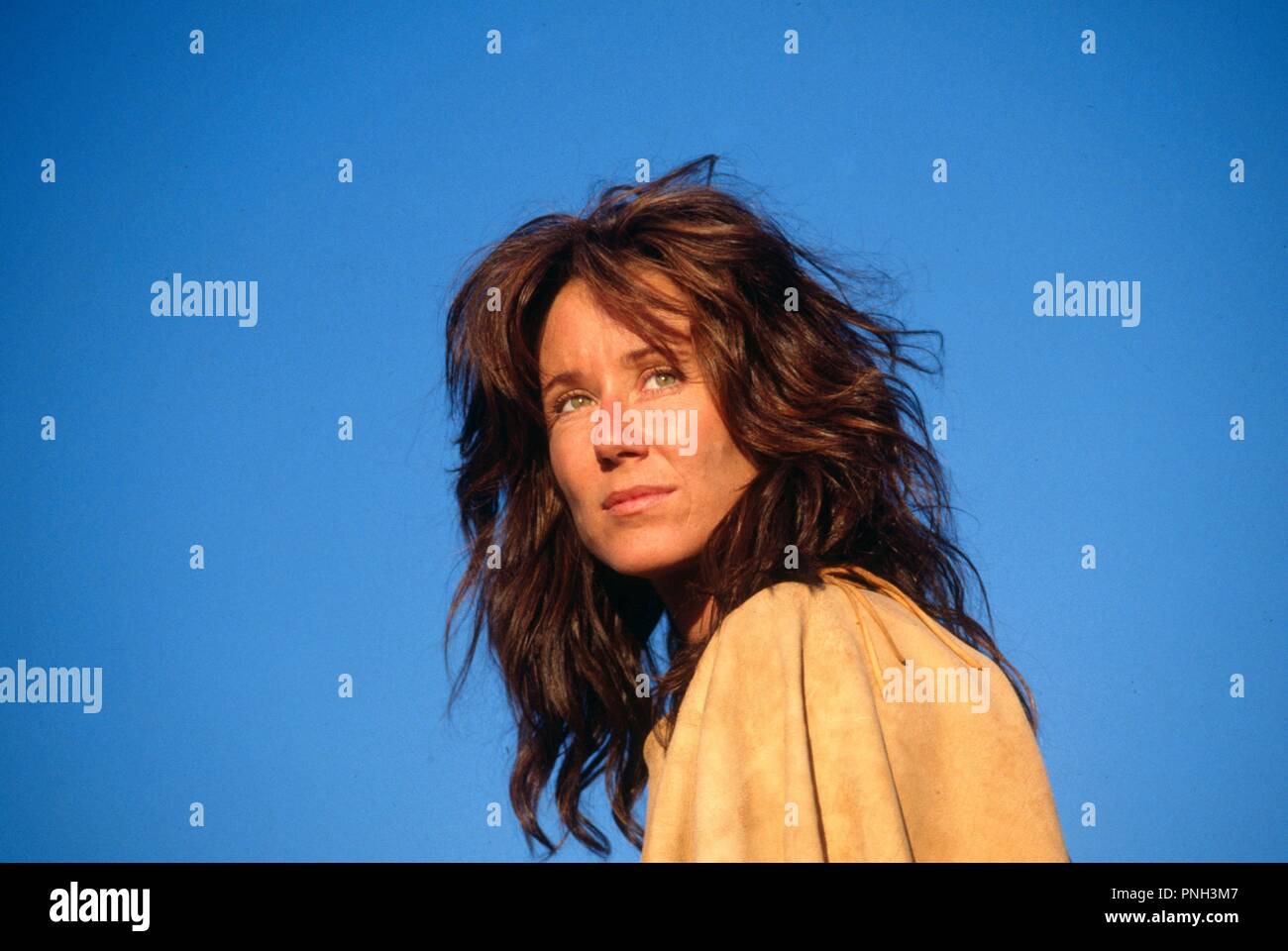 Mary mcdonnell dances with wolves photos