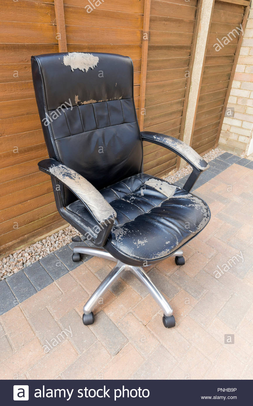 Broken Office Chair Stock Photos & Broken Office Chair Stock Images - Alamy