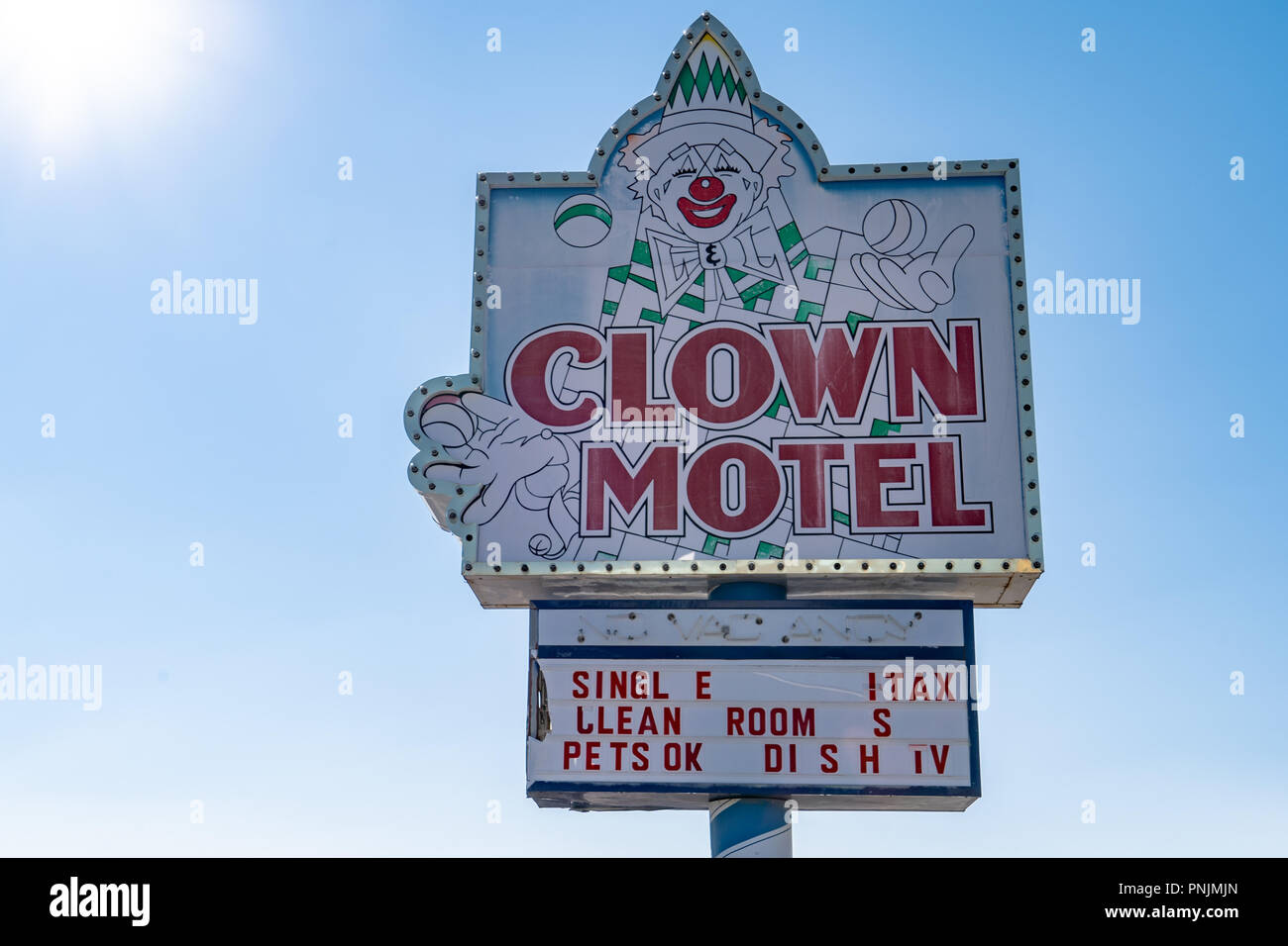 Clown motel sign hi-res stock photography and images - Alamy