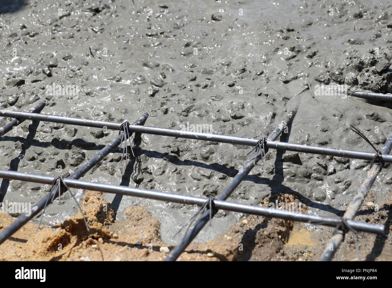 Steel wire mesh concrete floor hires stock photography and images Alamy