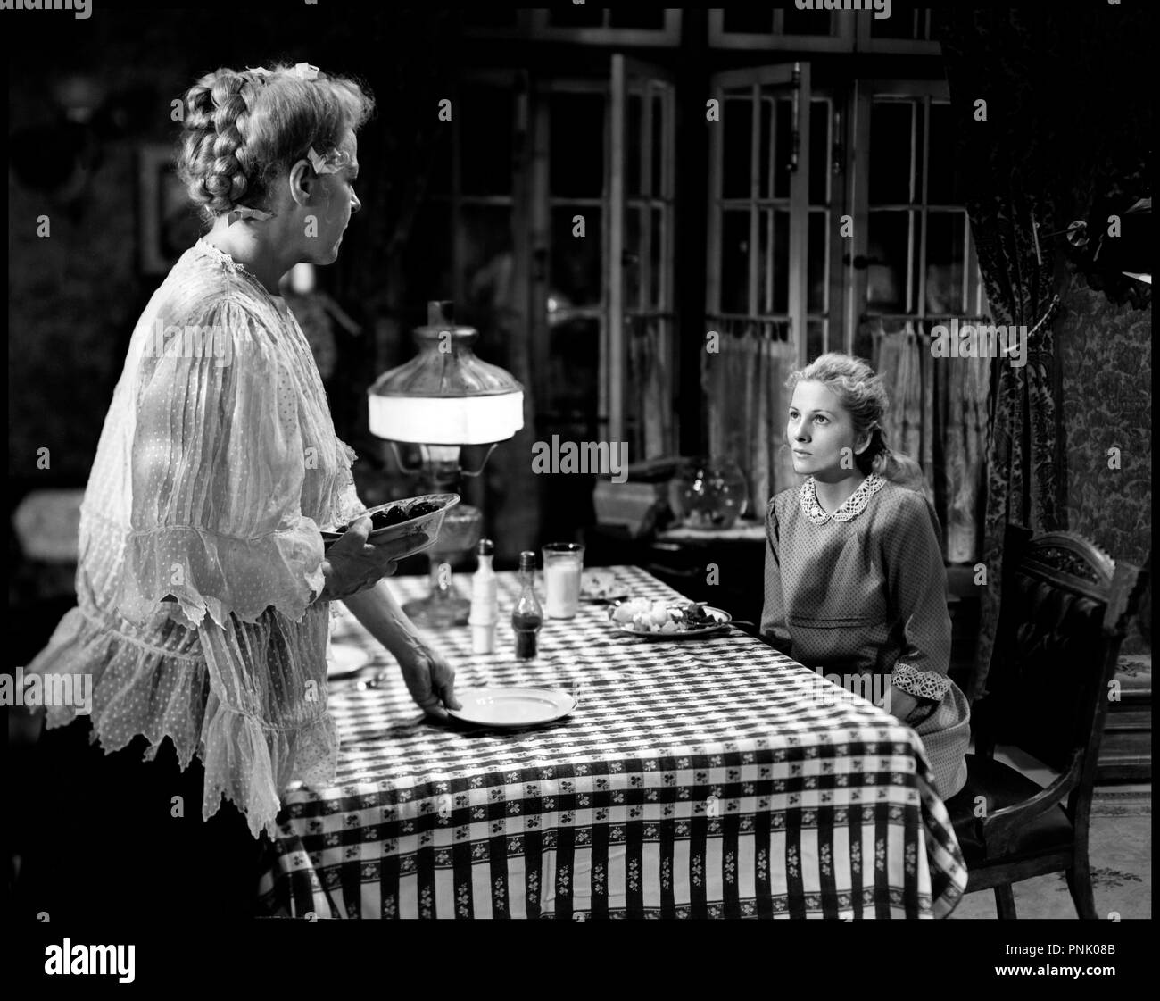 Joan Fontaine (1917?013 (naturalized American citizen foto pics Joan Fontaine (1917?013 (naturalized American citizen