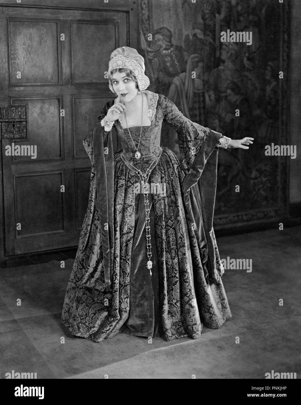 Original film title: DOROTHY VERNON OF HADDON HALL. English title: DOROTHY VERNON OF HADDON HALL. Year: 1924. Director: MARSHALL NEILAN. Stars: MARY PICKFORD. Credit: UNITED ARTISTS / Album Stock Photo