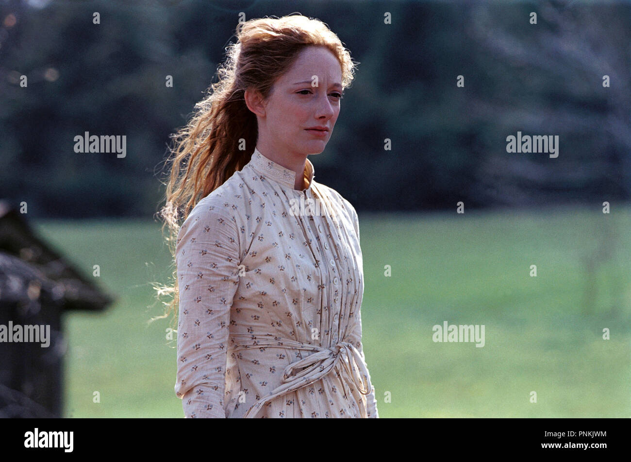 Original film title: THE VILLAGE. English title: THE VILLAGE. Year: 2004. Director: M. NIGHT SHYAMALAN. Stars: JUDY GREER. Credit: TOUCHSTONE PICTURES / Album Stock Photo