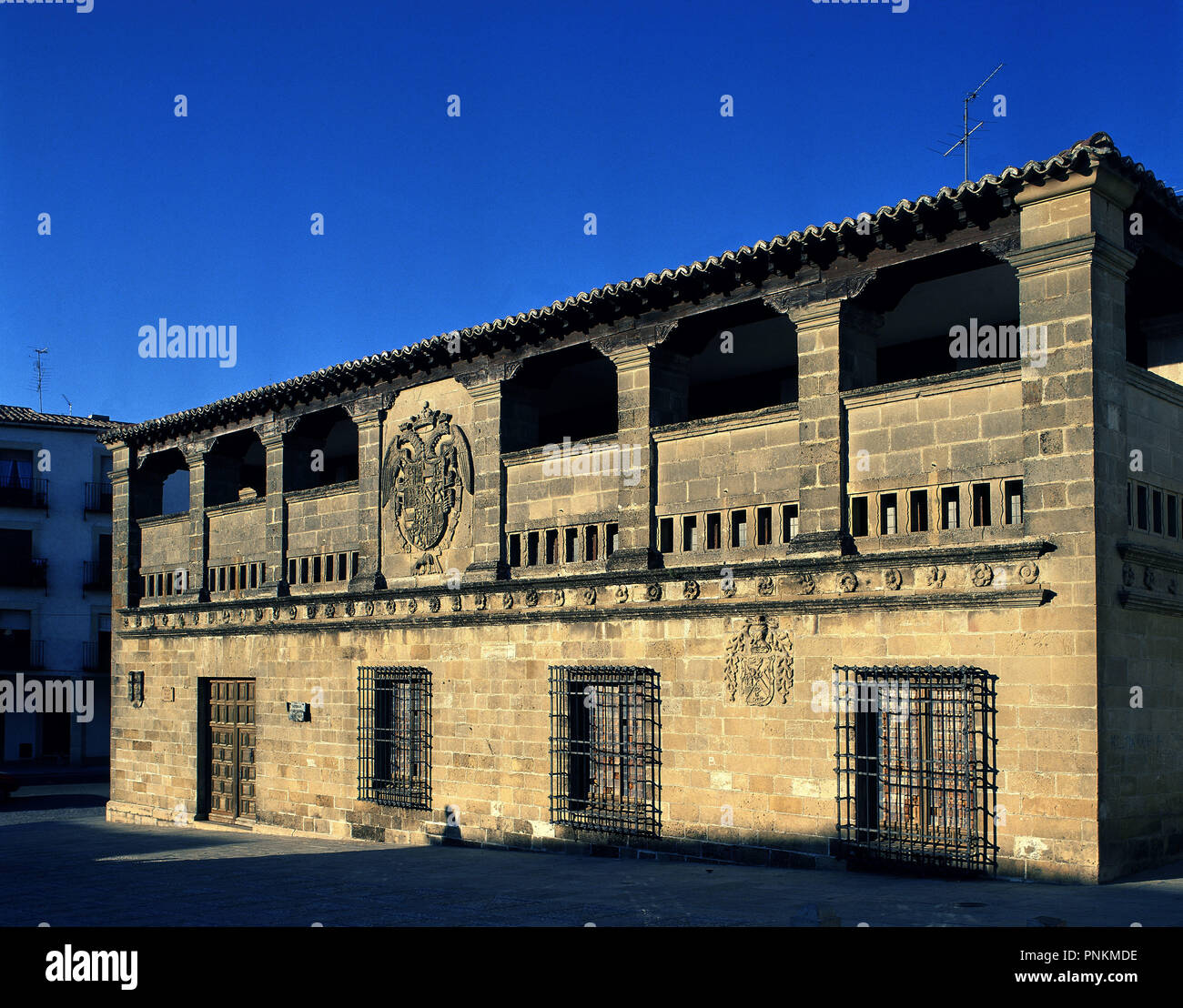 FACHADA DE LA ANTIGUA CARNICERIA CONSTRUCCION DEL SIGLO XVI CONVERTIDA
