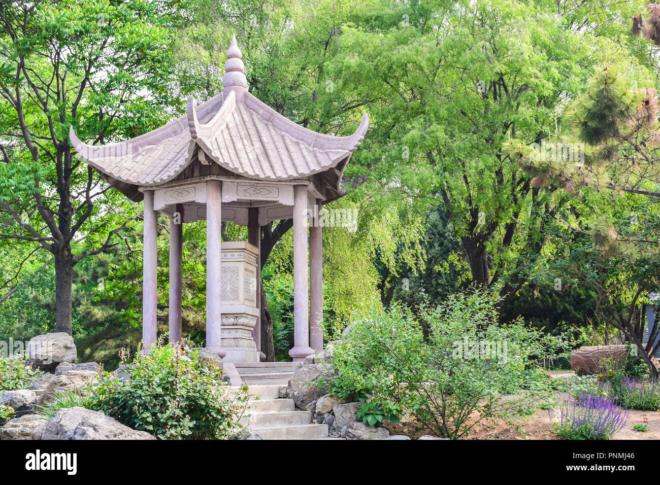Pavilion in a garden at Laolongtou, Old Dragons Head, Shanhai Pass,  Shanhaiguan, Qinhuangdao, Hebei Province, China. Stock Photo