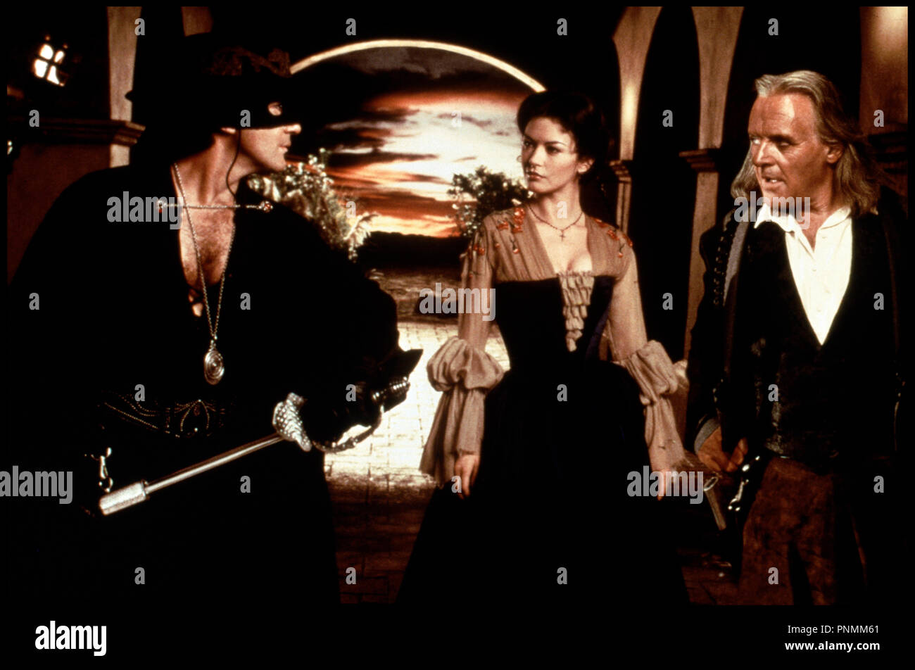 Catherine Zeta Jones Mask Zorro Stock Photos & Catherine Zeta Jones Mask Zorro Stock Images Alamy
