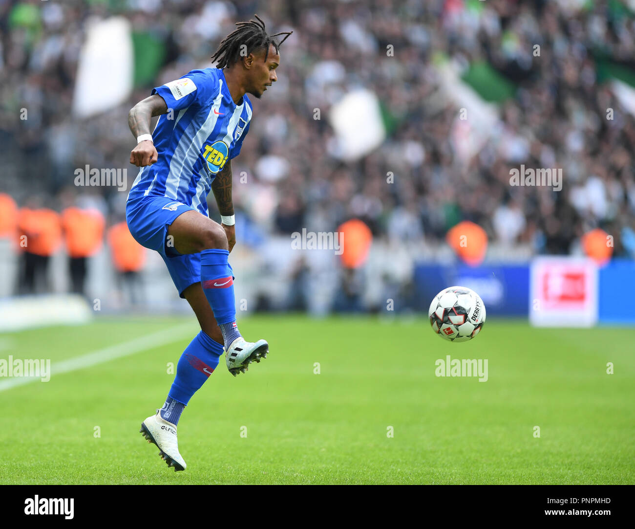22 September 2018, Berlin: Soccer: Bundesliga, Hertha BSC vs Borussia Moenchengladbach, 4th matchday at the Olympic Stadium. Hertha's Valentino Lazaro. Photo: Soeren Stache/dpa - IMPORTANT NOTICE: DFL an d DFB regulations prohibit any use of photographs as image sequences and/or quasi-video. Stock Photo