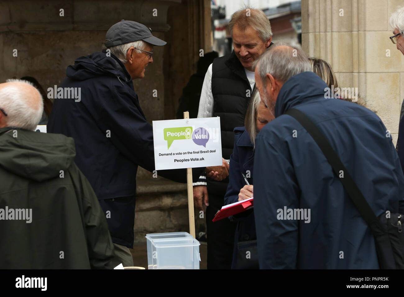 Chichester, West Sussex, UK. A group collecting signatures in Chichester City Centre to demand a 'Peoples Vote' on the final Brexit Deal.  Saturday 22nd September 2018 © Sam Stephenson/Alamy Live News. Stock Photo