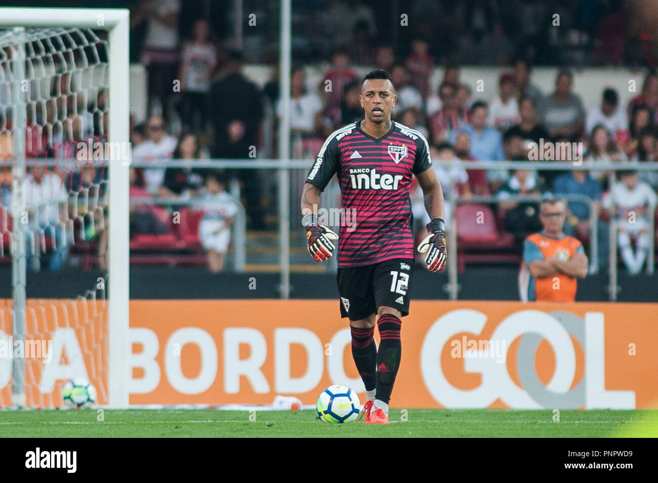 Sao Paulo, Brazil. 22 September 2018. Sidão of the SPFC during match enters São Paulo FC x America MG, valid for the 26th round of the Brazilian Championship 2018, held at the Estádio do Morumbi in São Paulo, SP. (Photo: Maurício Rummens/Fotoarena) Credit: Foto Arena LTDA/Alamy Live News Stock Photo