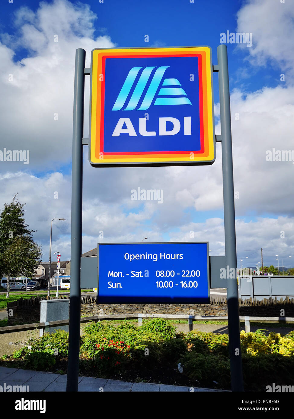 Swansea, UK: September, 2018: Commercial Sign Of ALDI Store Against A ...