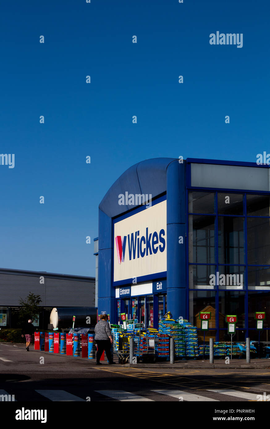 Based in the united kingdom and owned by travis perkins hires stock