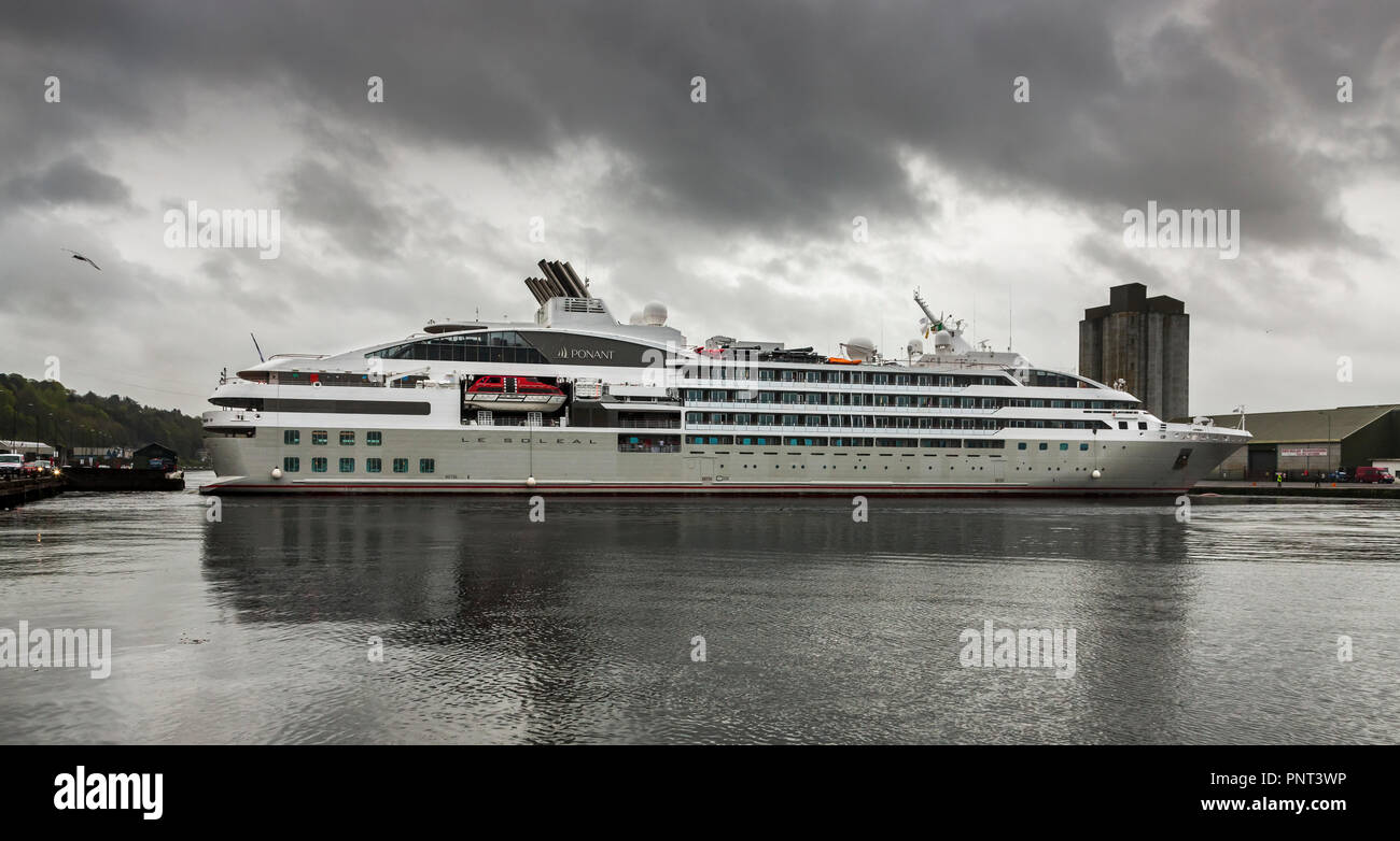 Cork, Ireland.  01st May, 2018. Cruise Liner Le Soléal turning mid Channel before reversing into her berth on North Custom Quay in Cork City. Stock Photo