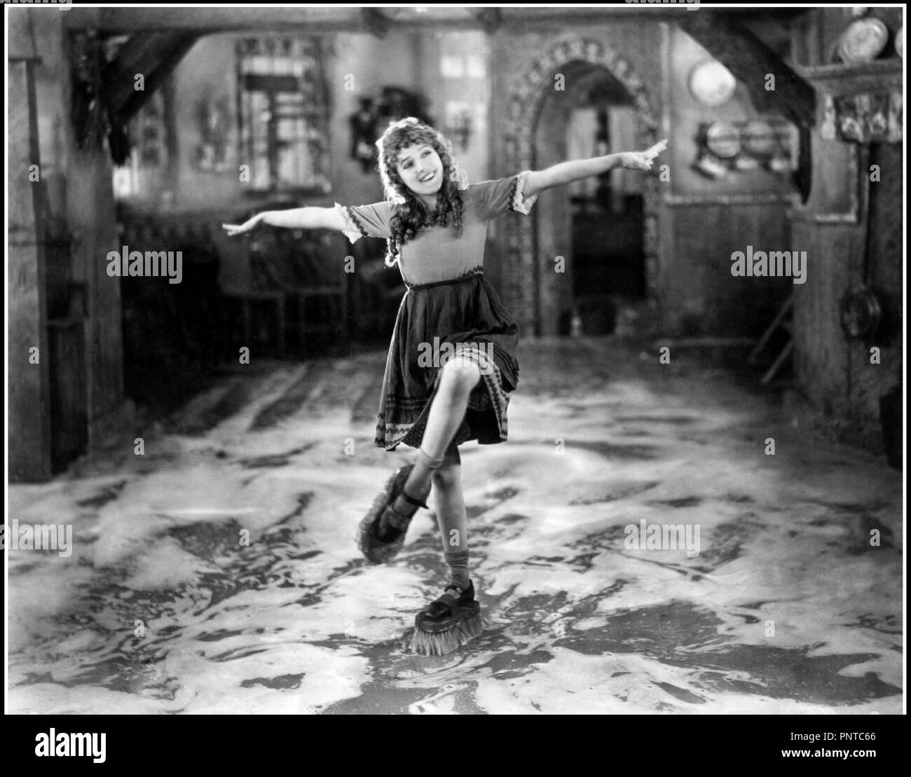 Prod Db C Mary Pickford Company Dr Par L Entree De Service