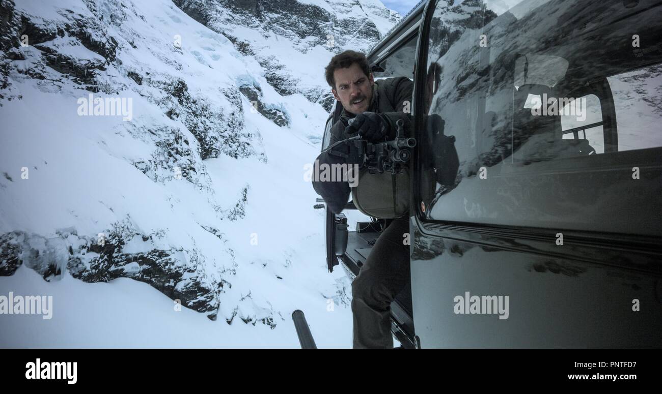 Henry cavill and family hi-res stock photography and images - Alamy